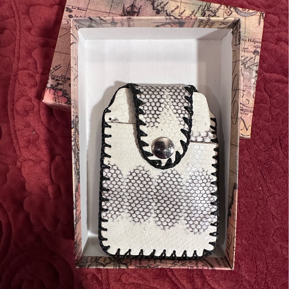 Hand Crafted Leather White and Black Credit Card Holder & Money Clip